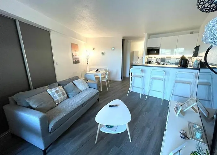 T3 Avec Terrasse Et Parking, Ascenseur - - Fr-1-413-152 קפברטון